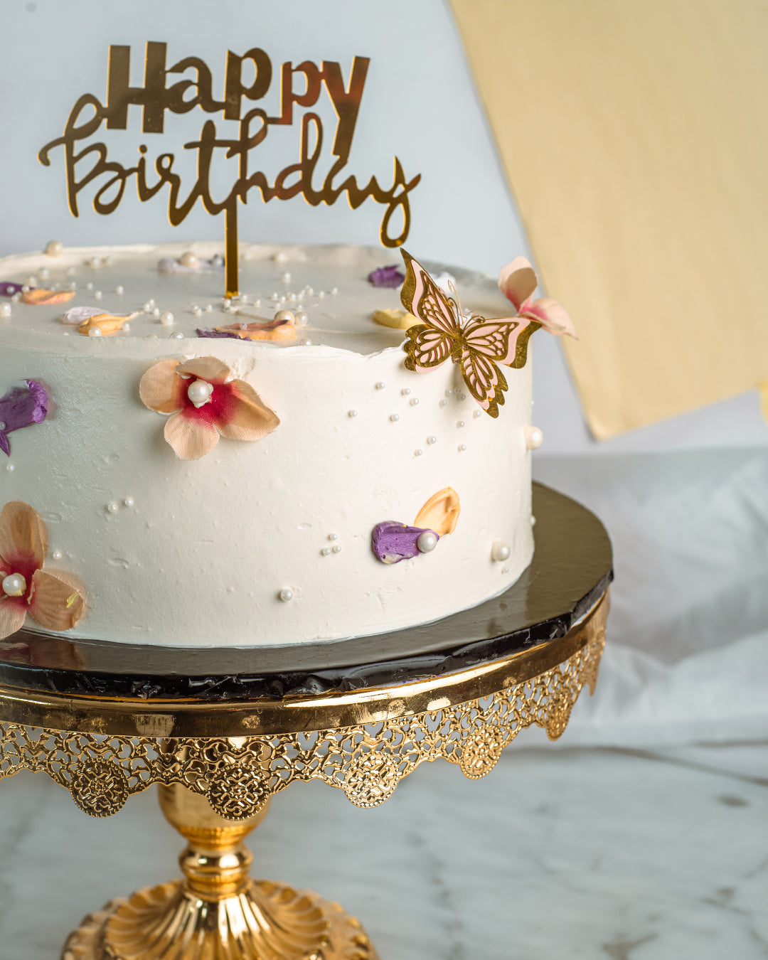 The Cream and Pallettes Cake image 1