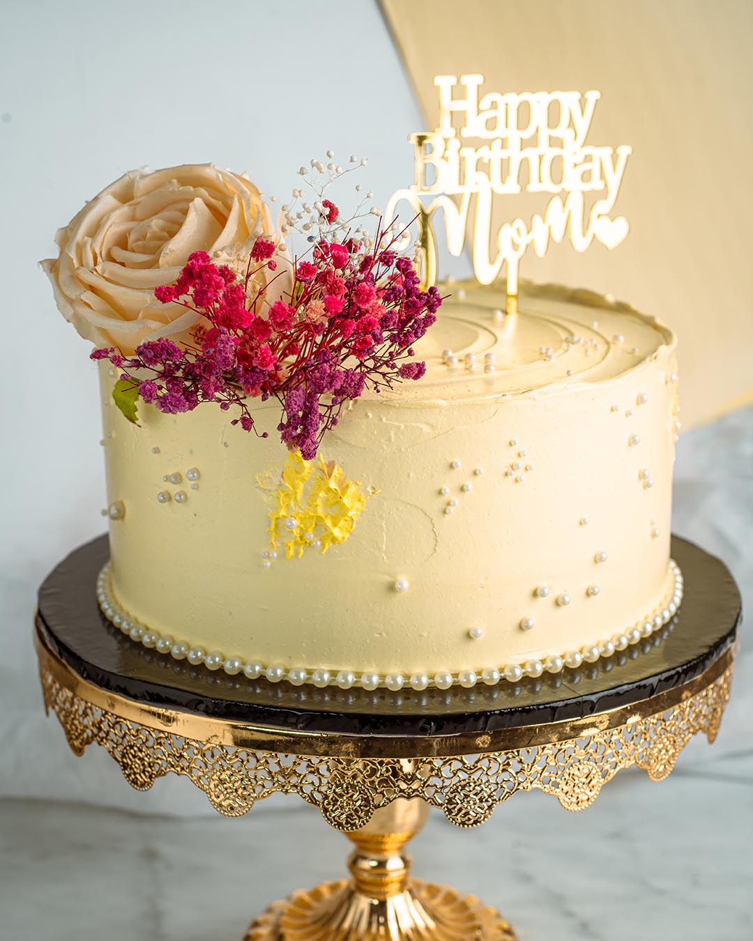 The Cream and Flowers Cake image 3