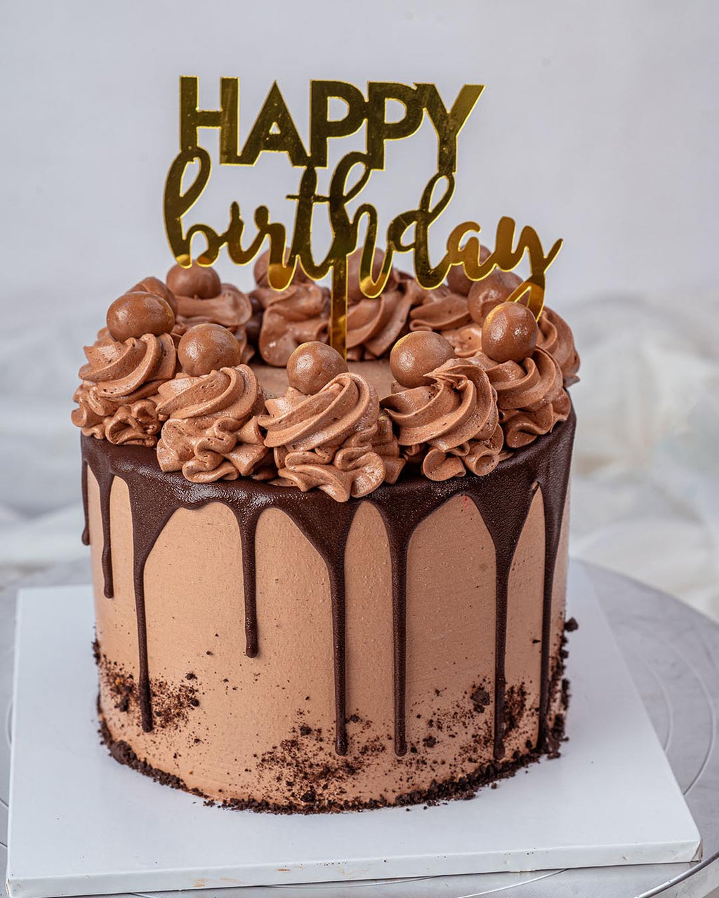 The Maltesers And Drip Cake image 1